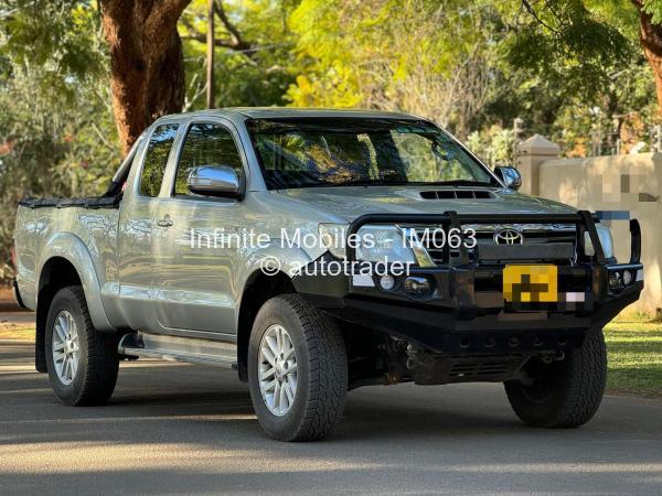 2013 - Toyota Hilux 2013 - Toyota Hilux