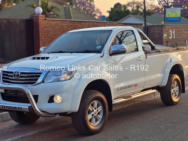 2015 - Toyota  Hilux