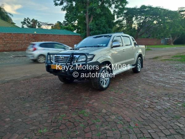 2015 - Toyota  Hilux