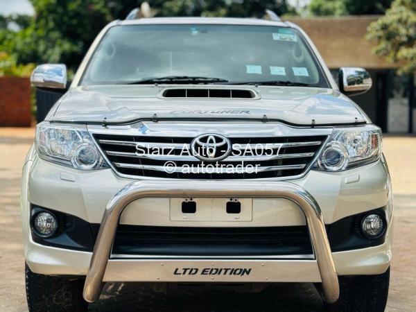 2015 - Toyota  Fortuner