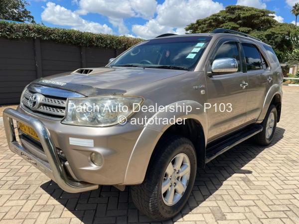 2009 - Toyota  Fortuner