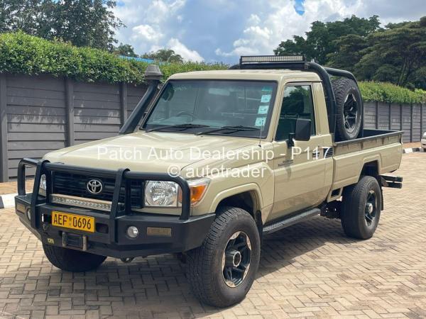 2014 - Toyota  Land Cruiser 79