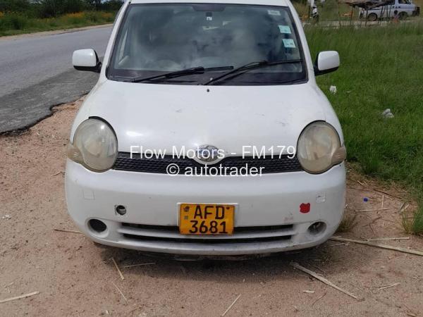 2013 - Toyota  Sienta