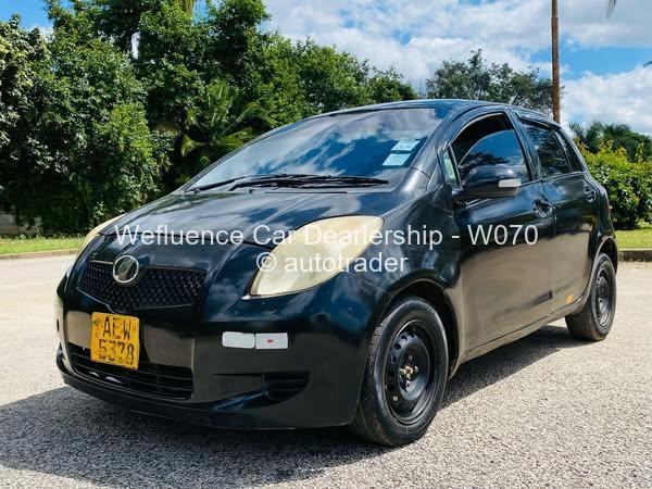 2014 - Toyota  Vitz