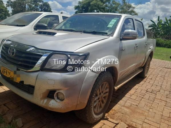 2013 - Toyota  Hilux