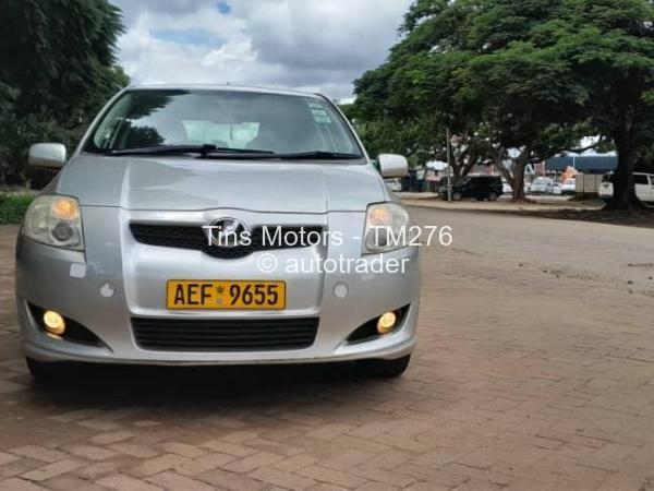 2010 - Toyota  Auris