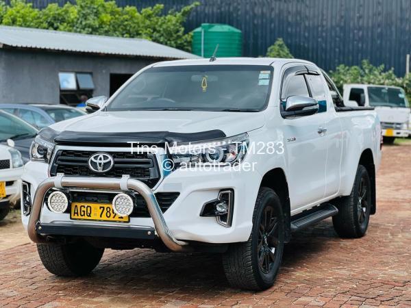 2019 - Toyota  Hilux