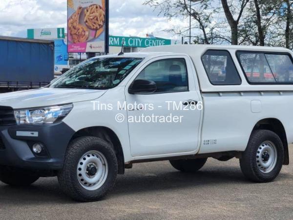 2021 - Toyota  Hilux