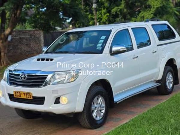 2013 - Toyota  Hilux
