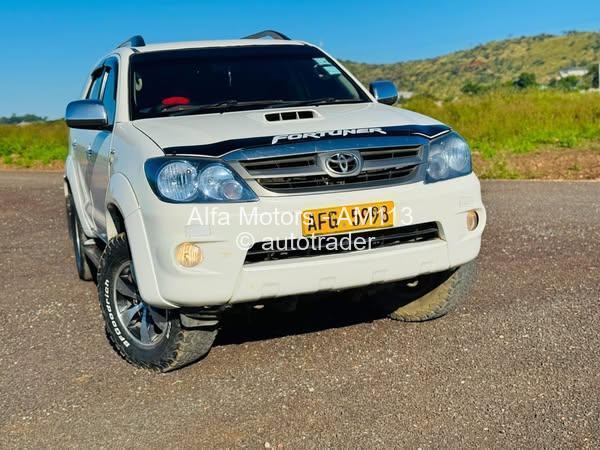 2010 - Toyota  Fortuner