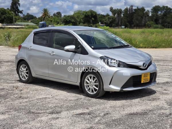 2017 - Toyota  Vitz