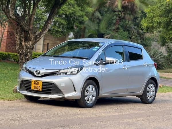2015 - Toyota  Vitz