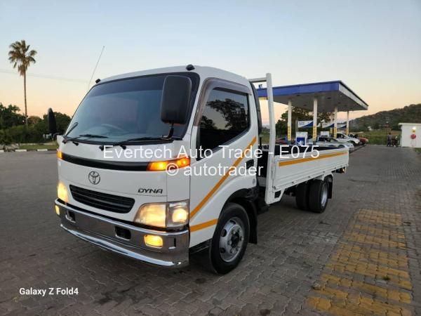 2015 - Toyota  Dyna