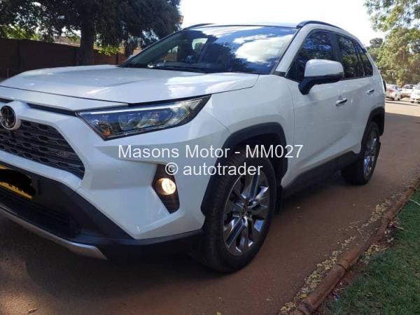 2021 - Toyota  RAV4