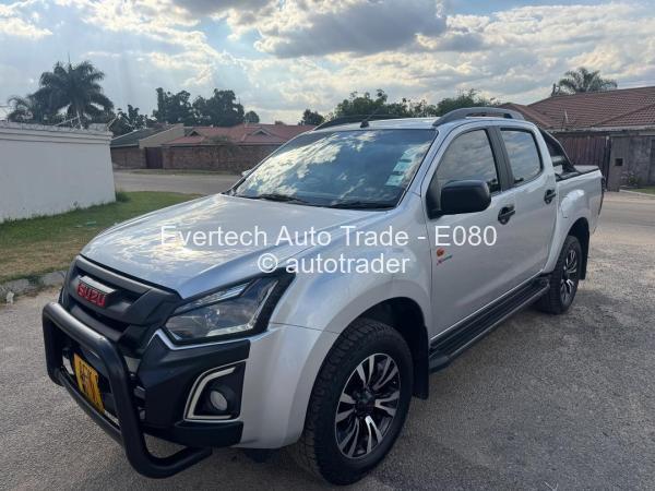 2022 - Isuzu  X - Rider