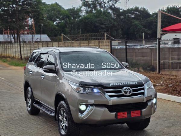 2017 - Toyota  Fortuner