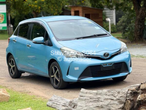 2015 - Toyota  Vitz