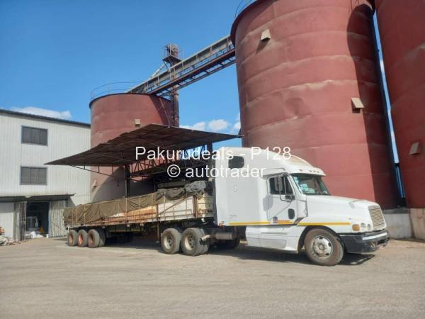 2000 - Freightliner FLC-112 2000 - Freightliner FLC-112