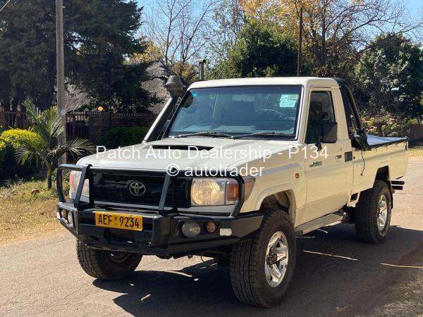 2012 - Toyota  Land Cruiser 79