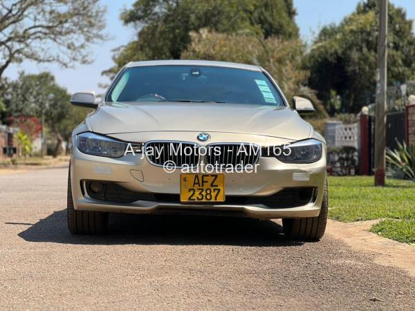 2014 - BMW 320i