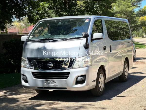 2015 - Nissan  NV350