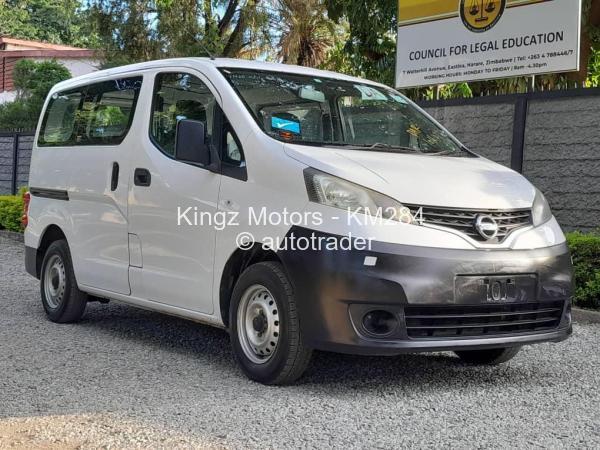 2015 - Nissan  NV200