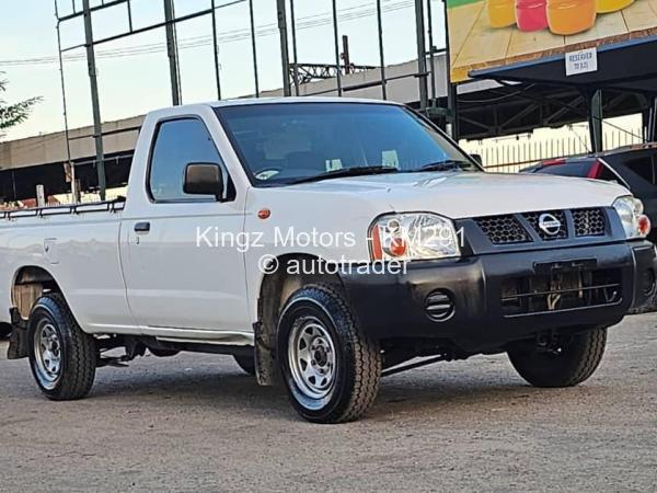 2015 - Nissan  NP300 Hardbody
