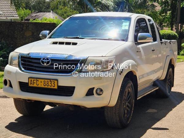 2011 - Toyota  Hilux D4D