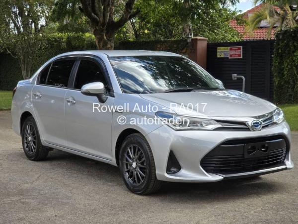 2017 - Toyota  Axio