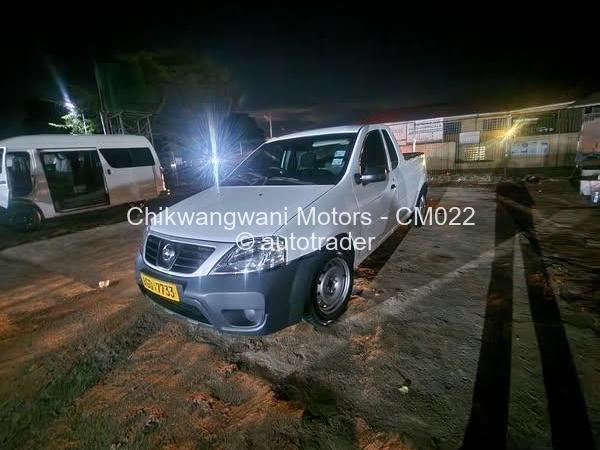 2014 - Nissan  NP200