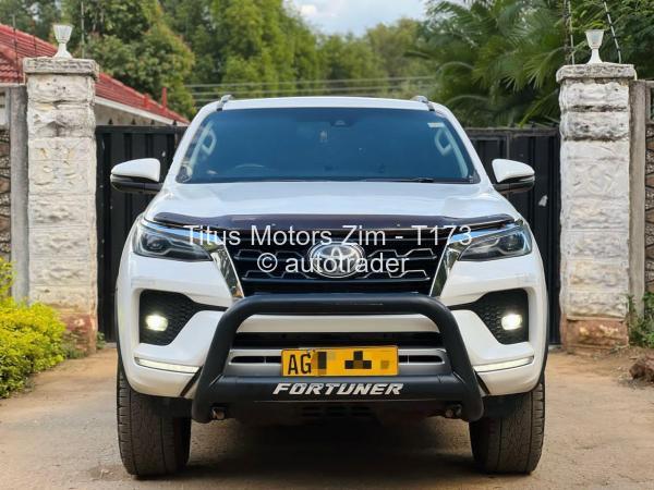 2020 - Toyota  Fortuner