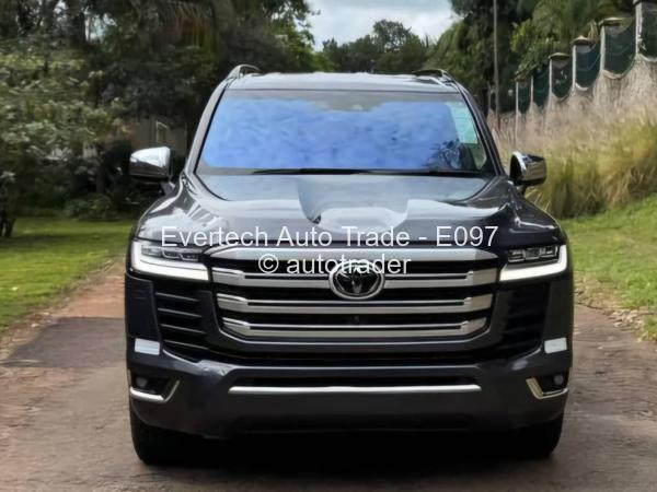 2023 - Toyota  Landcruiser 300 ZX