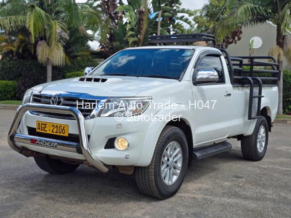 2013 - Toyota  Hilux