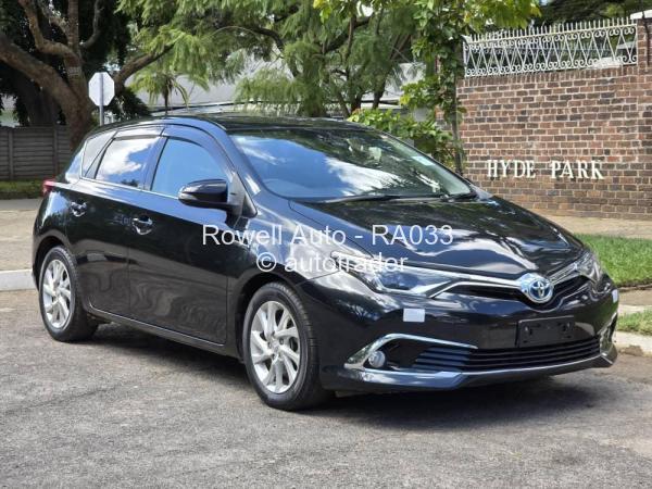 2016 - Toyota  Auris