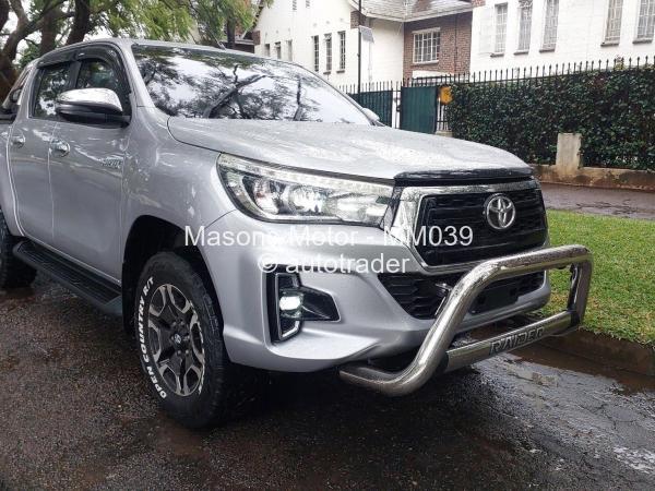 2019 - Toyota  Hilux