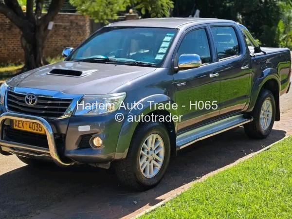 2014 - Toyota  Hilux