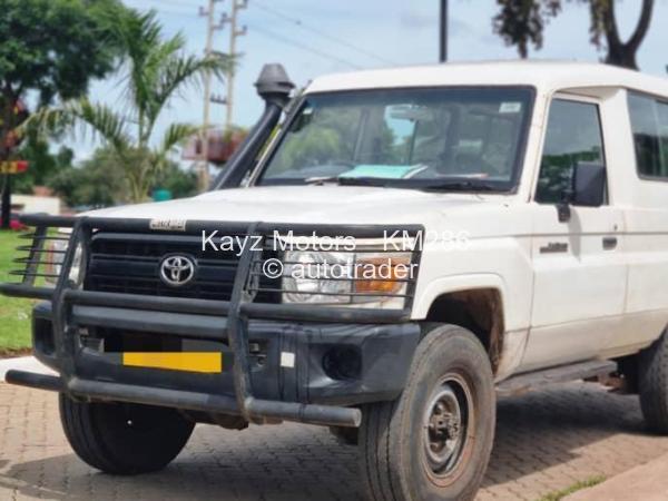 2009 - Toyota  Land Cruiser