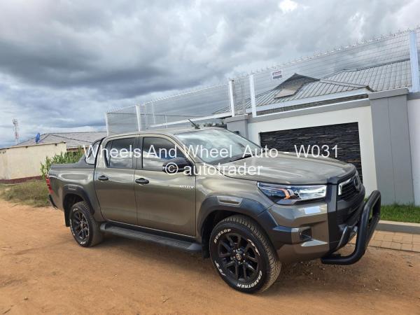 2022 - Toyota  Hilux