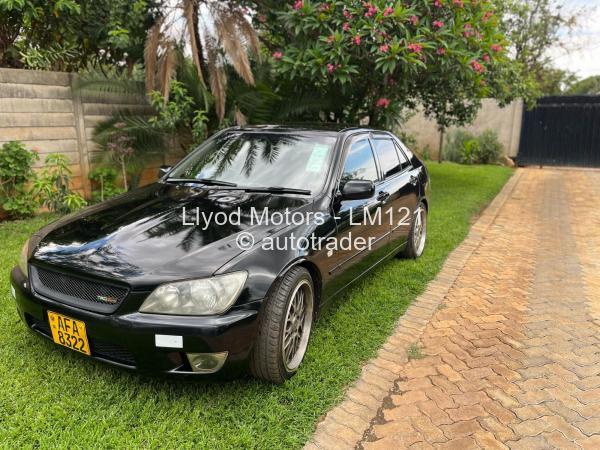 2004 - Toyota  Altezza