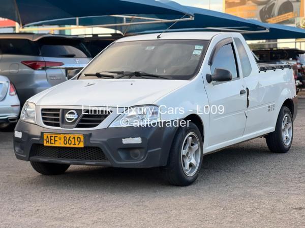 2012 - Nissan  NP200