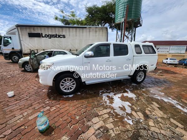 2014 - Toyota  Hilux