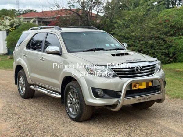 2014 - Toyota  Fortuner