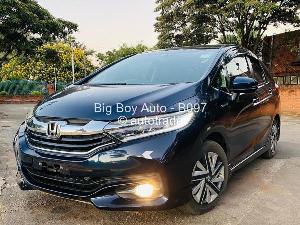 2016 - Honda Shuttle 2016 - Honda Shuttle