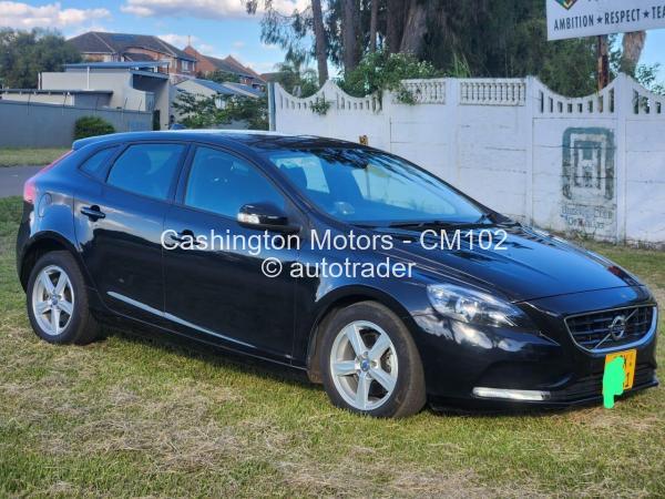 2015 - Volvo  V40