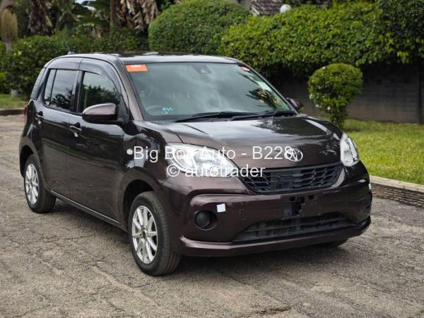 2017 - Toyota  Passo