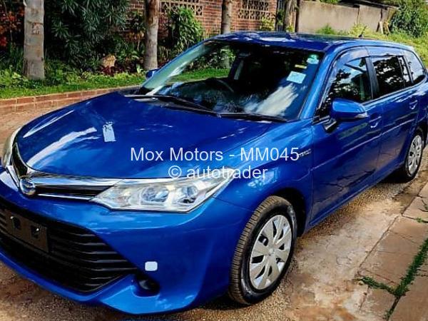 2015 - Toyota  Fielder