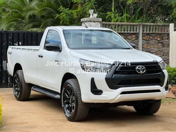 2024 - Toyota  Hilux
