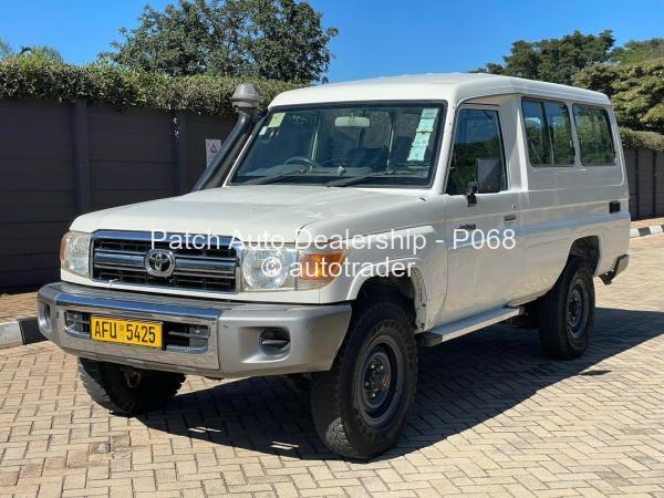 2018 - Toyota  Land Cruiser 79
