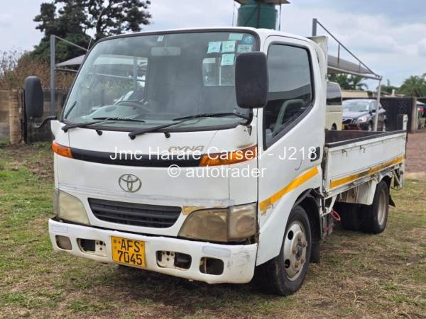 2005 - Toyota  Dyna