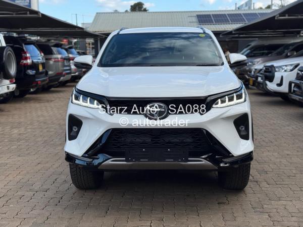 2025 - Toyota  Fortuner